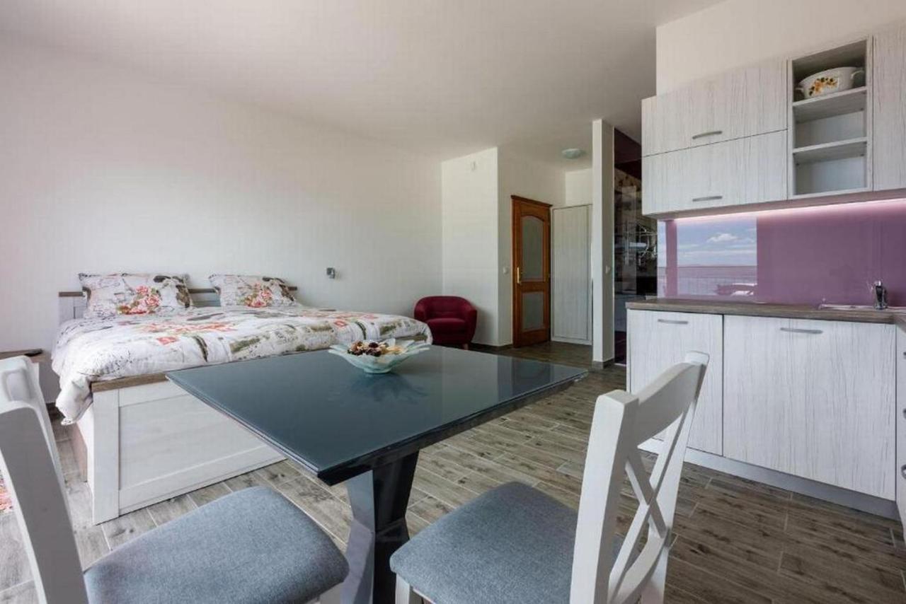 Apartmani Rino Dramalj Exteriér fotografie